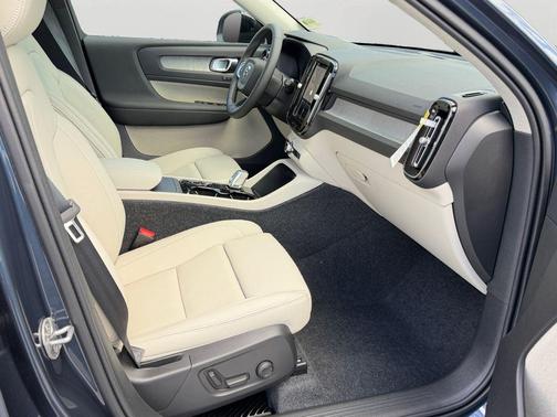 Denim Blue 2026 Volvo XC40 Ultra, B5 AWD Gas (mild hybrid), Dark