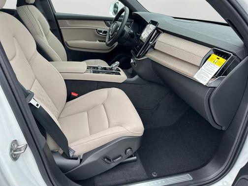 2026 Volvo XC90 Plus, B6 AWD Gas (mild hybrid), Gasoline, Bright, 7 Seats