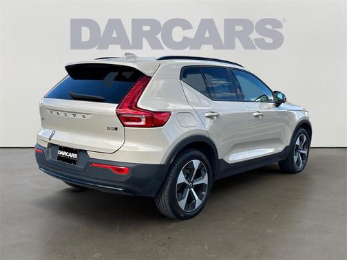 2025 Volvo XC40 B5 Plus Dark Theme