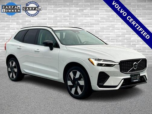 2025 Volvo XC60 Plug-In Hybrid T8 Plus