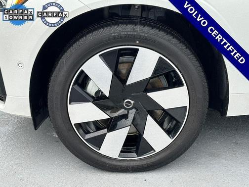 2025 Volvo XC60 Plug-In Hybrid T8 Plus