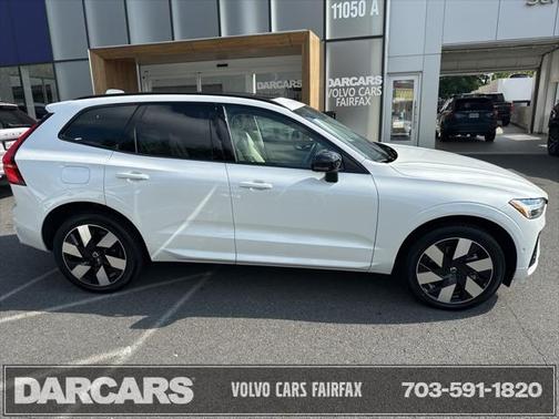 2025 Volvo XC60 Plug-In Hybrid T8 Plus