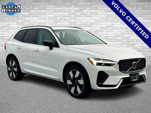 2025 Volvo XC60 Plug-In Hybrid T8 Plus