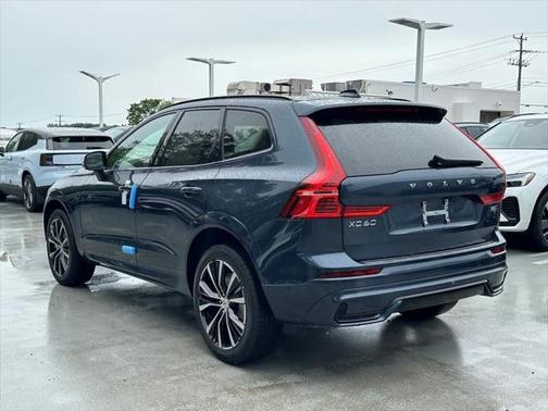 2025 Volvo XC60 B5 Plus