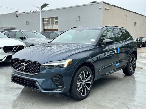 2025 Volvo XC60 B5 Plus