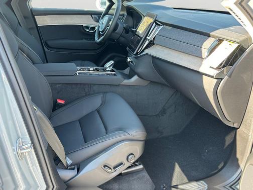 2026 Volvo XC90 Plus, B6 AWD Gas (mild hybrid), Gasoline, Bright, 7 Seats