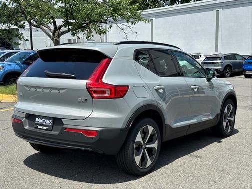 2026 Volvo XC40 B5 Plus