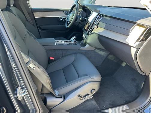 2026 Volvo XC90 Plug-In Hybrid T8 Plus 7-Seater