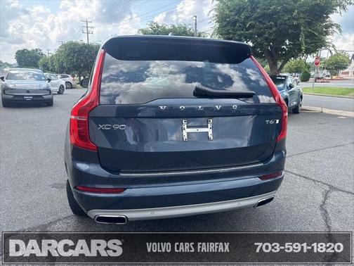 2021 Volvo XC90 T6 Momentum