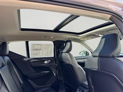 2026 Volvo XC40 B5 Plus