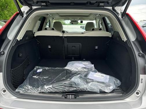 2025 Volvo XC60 Plug-In Hybrid T8 Ultra