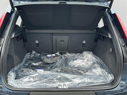 2026 Volvo XC40 B5 Ultra