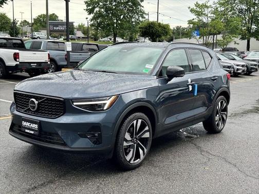 2026 Volvo XC40 B5 Ultra