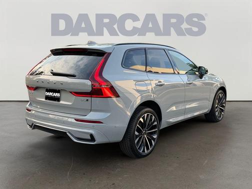 Vapour Grey Metallic 2026 Volvo XC60 B5 Ultra