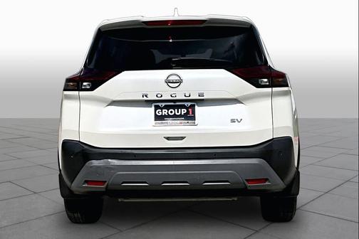 Pearl White Tricoat 2023 Nissan Rogue SV