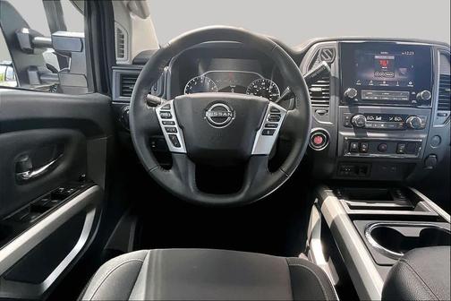 Glacier White 2024 Nissan Titan SV