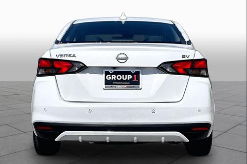 Aspen White Tricoat 2024 Nissan Versa 1.6 SV