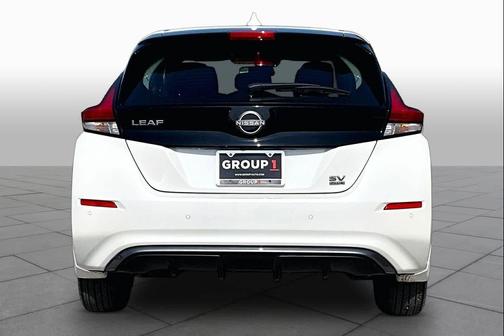 Pearl White Tricoat 2025 Nissan Leaf SV PLUS