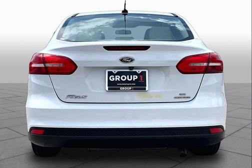 Oxford White 2015 Ford Focus SE