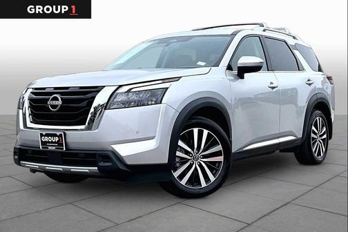 Brilliant Silver Metallic 2025 Nissan Pathfinder Platinum FWD