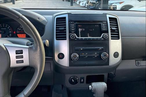 2015 Nissan Frontier SV