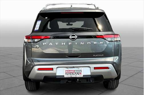 2025 Nissan Pathfinder Platinum FWD