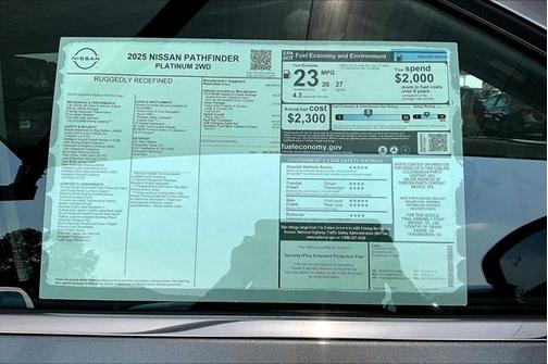 2025 Nissan Pathfinder Platinum FWD