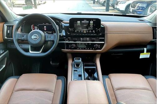 2025 Nissan Pathfinder Platinum FWD