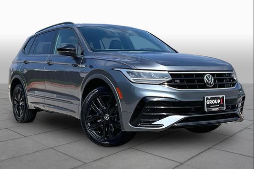 Platinum Gray Metallic 2022 Volkswagen Tiguan 2.0T SE R-Line Black 4MOTION
