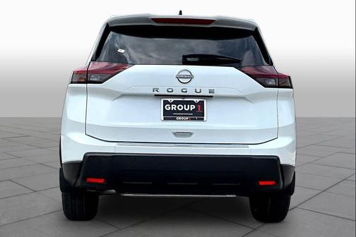 Everest White Pearl Tricoat 2026 Nissan Rogue SV