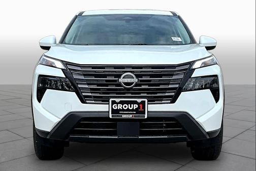 Everest White Pearl Tricoat 2026 Nissan Rogue SV