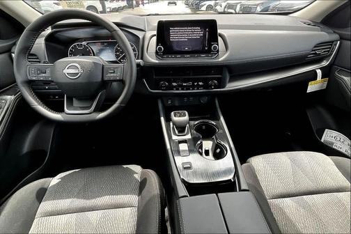 Everest White Pearl Tricoat 2026 Nissan Rogue SV