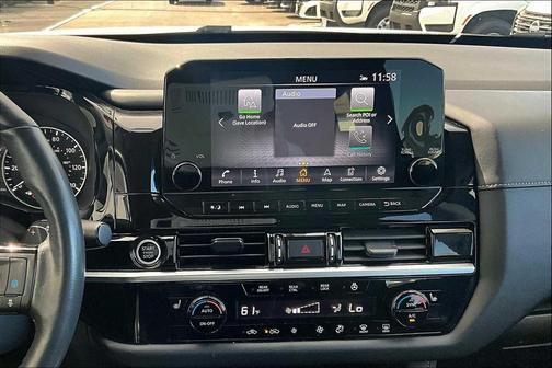 2023 Nissan Pathfinder SL 4WD