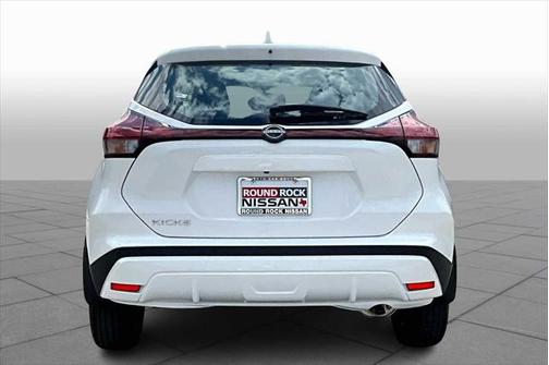2025 Nissan Kicks S
