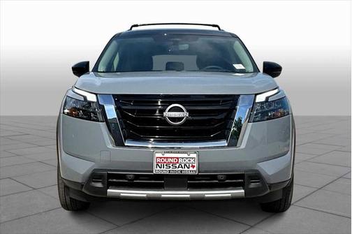 2025 Nissan Pathfinder Platinum FWD