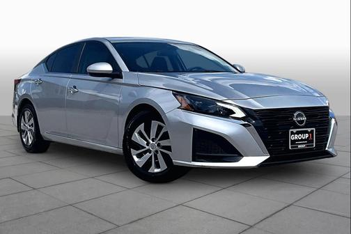 Brilliant Silver Metallic 2023 Nissan Altima S FWD