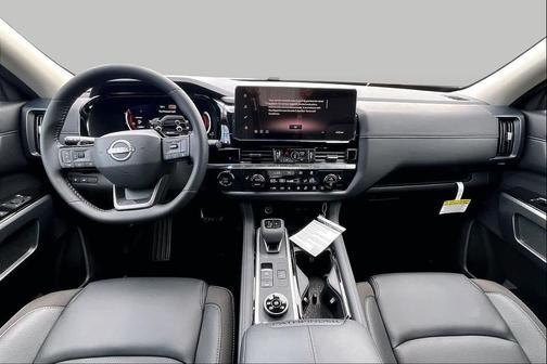 Everest White Pearl Tricoat 2026 Nissan Pathfinder SL