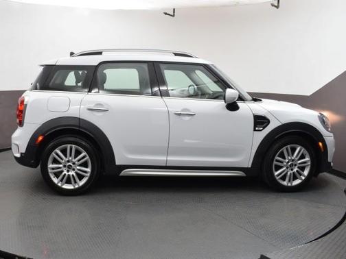 Photo 3 of 37 of 2020 MINI Countryman Cooper