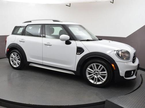 Photo 2 of 37 of 2020 MINI Countryman Cooper