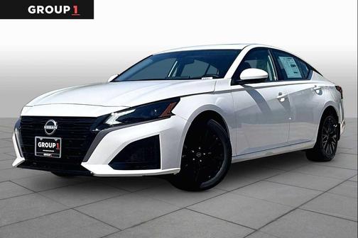 QAB/ WHIT 2026 Nissan Altima SV FWD