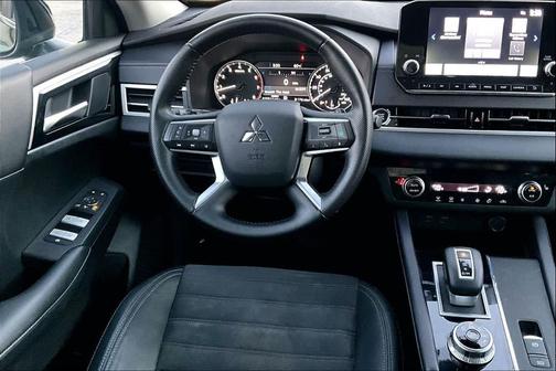 2023 Mitsubishi Outlander SE 2.5 2WD