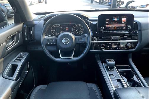 2024 Nissan Pathfinder SV FWD