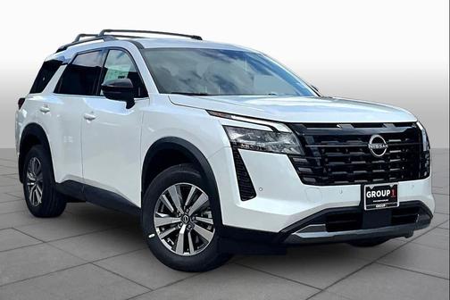 Everest White Pearl Tricoat 2026 Nissan Pathfinder SL