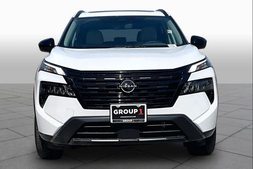 Everest White Pearl Tricoat 2026 Nissan Rogue Dark Armor