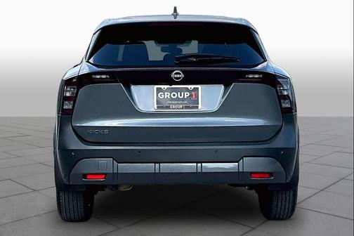 Gun Metallic 2025 Nissan Kicks SV