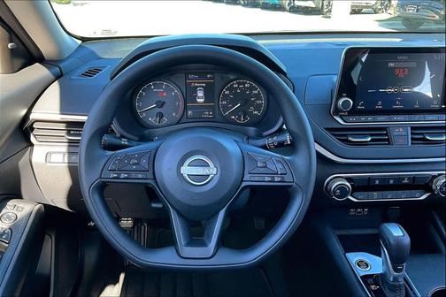 2025 Nissan Altima S FWD