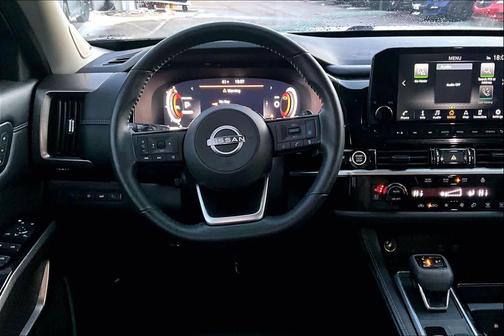 2023 Nissan Pathfinder Platinum FWD