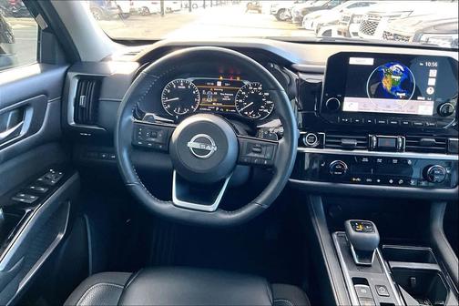 2023 Nissan Pathfinder SL FWD