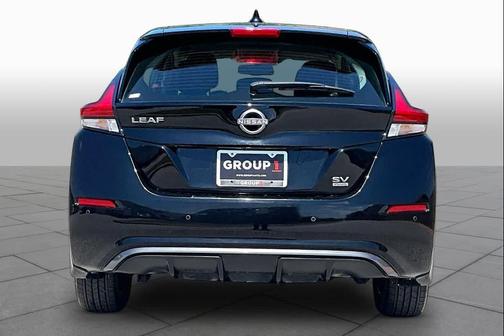 Super Black 2025 Nissan Leaf SV PLUS