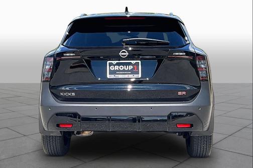 Super Black 2025 Nissan Kicks SR